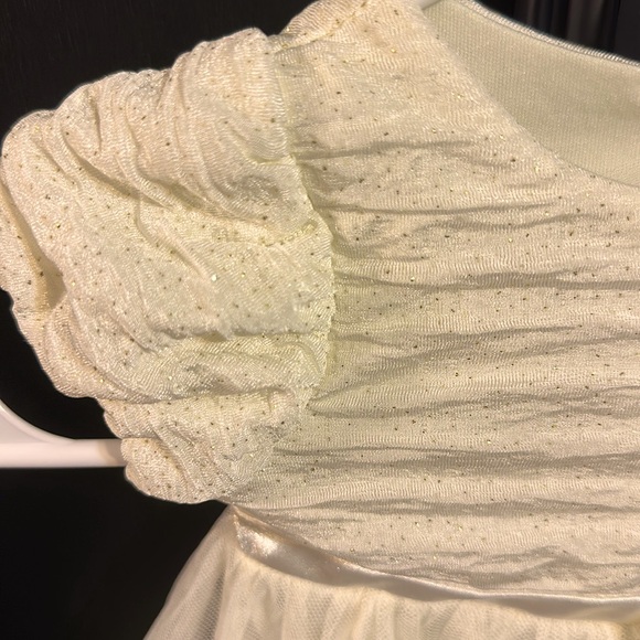 Off white Ruffled dress with rosettes on the bottom button up back 6-9 months - Picture 6 of 10